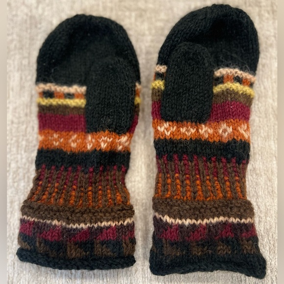 Newari Handcrafted In Nepal For Icelandic Design Wool Knit Mittens Gloves - Picture 2 of 5